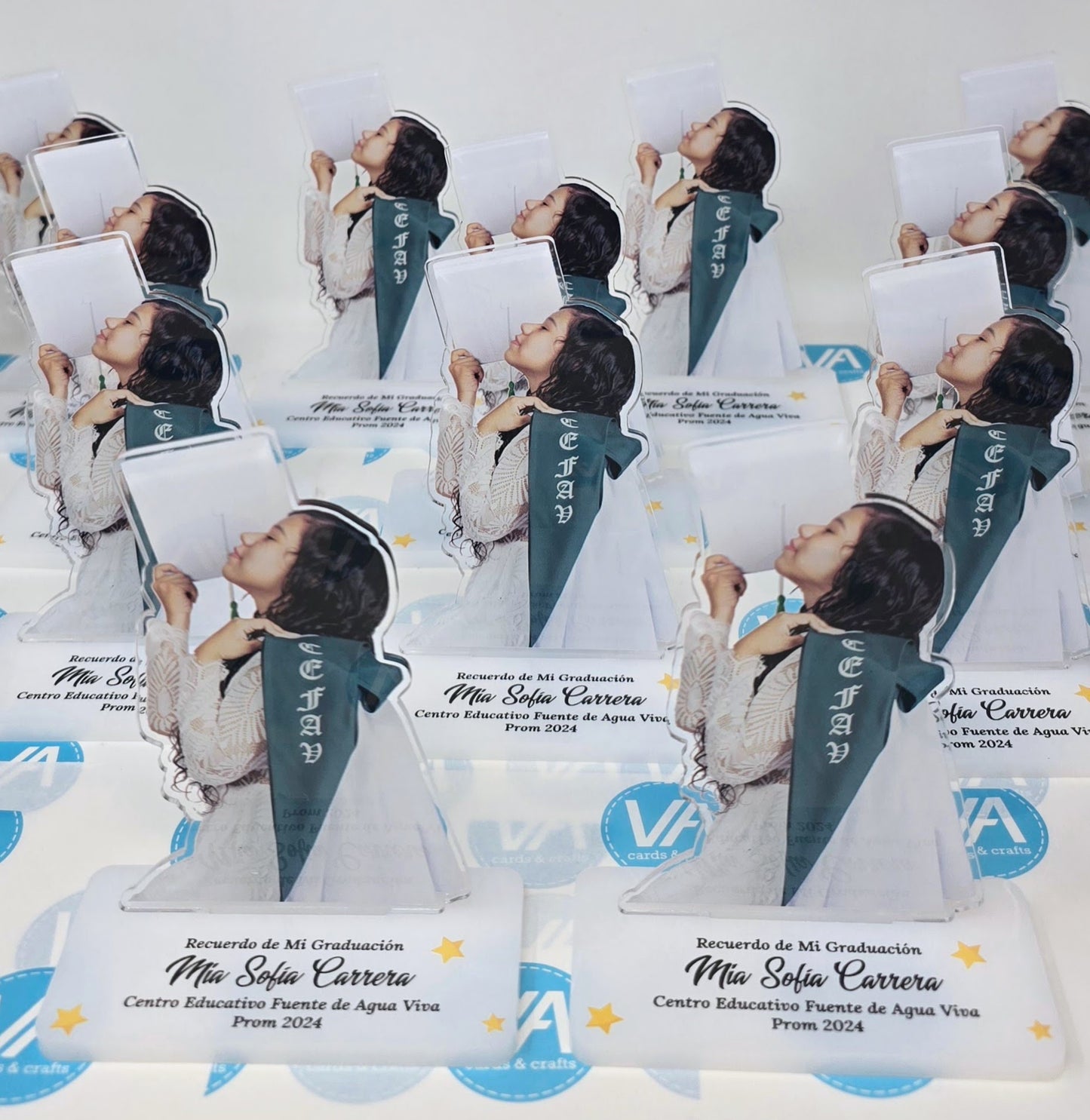 COD. 708 - Recordatorios de Graduación con Silueta Personalizada: Un Detalle Único