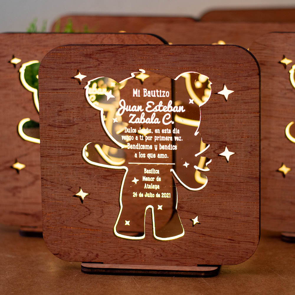 COD. 101 - Recordatorio de Bautizo - Lámpara LED tipo Lightbox con Silueta de Ángel y Oración