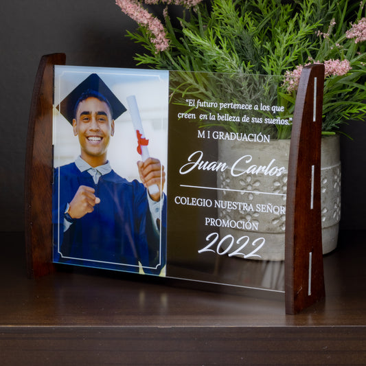COD. 703 - Recordatorio Graduación Acrílico con base doble: Elegancia Personalizada