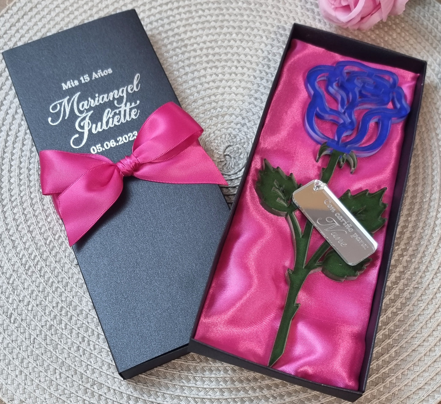 COD. 600 - Set de 15 Rosas de Acrílico Personalizadas