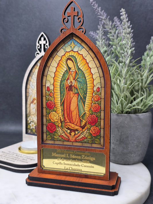 Vitral devocional alto personalizable en madera